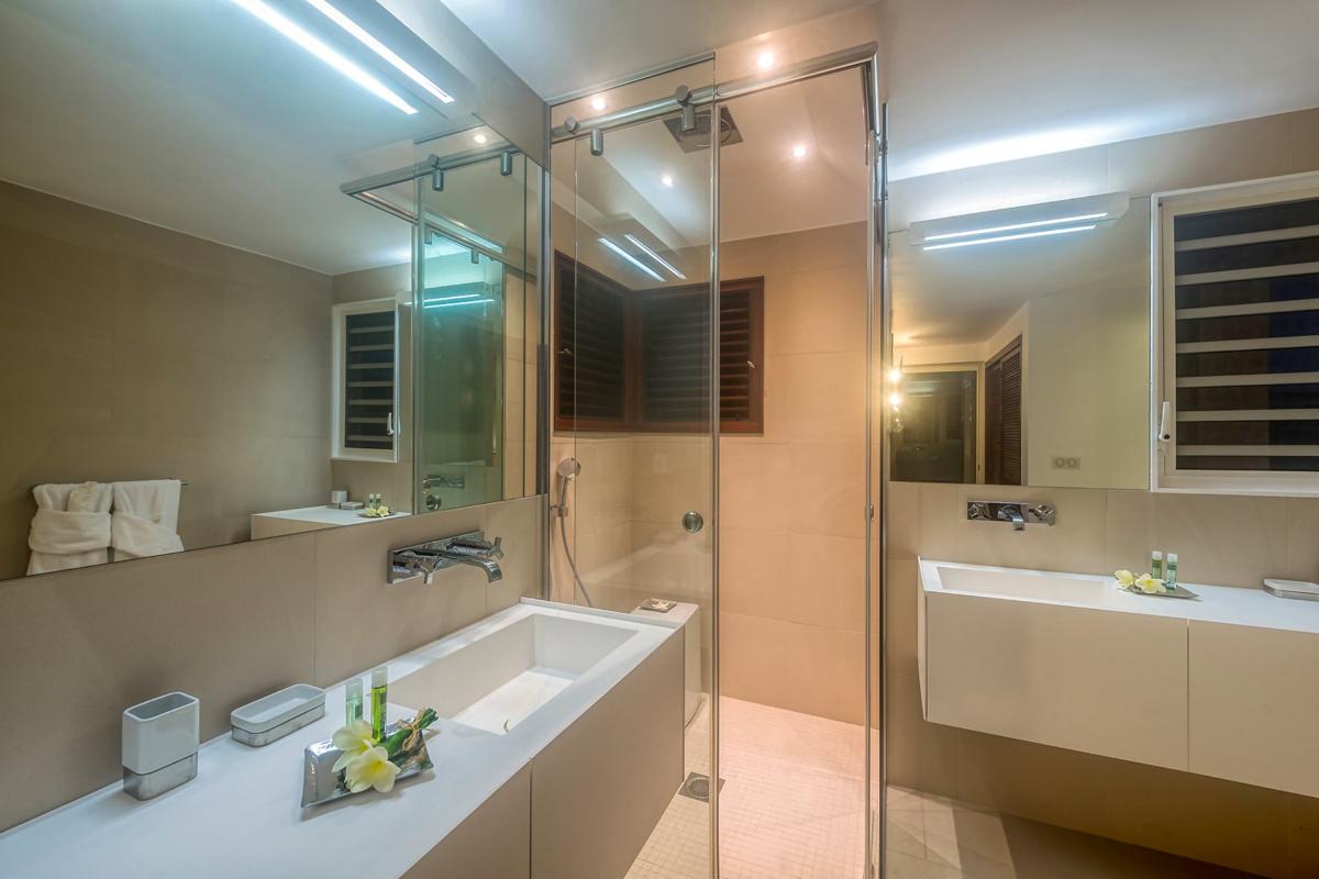 Luxury Beach Front Villa rental - Bathroom 4